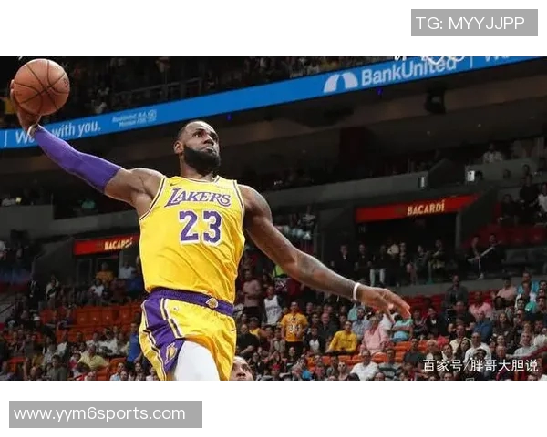 近45年内仅有詹姆斯文班和萨尔在21岁前单场达成30分10板5助2断2帽的壮举