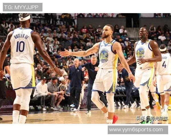 波杰与库里携手迎来第三年默契加深与巴特勒的配合日益成熟