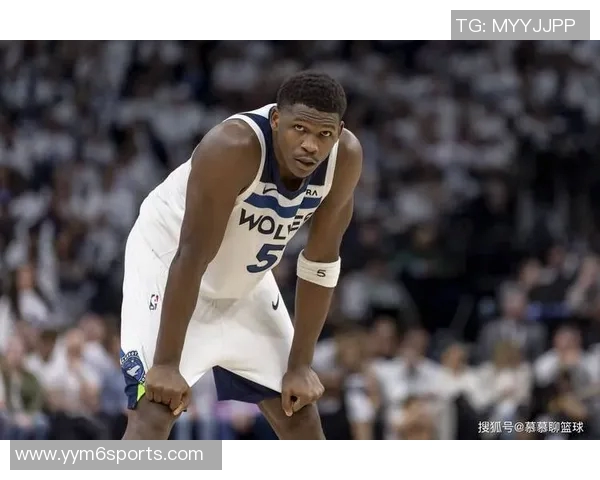 爱德华兹季前赛首球精彩回顾高难度撤步跳投展现夏季训练成果