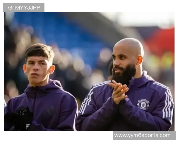 曼联小将谢伊莱西受邀英格兰队训练课展现潜力与成长 曼联小将谢伊莱西受邀英格兰队训练课展现潜力与成长